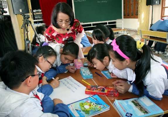 Cần tích cực triển khai phương pháp bàn tay nặn bột trong dạy và học ở trường phổ thông